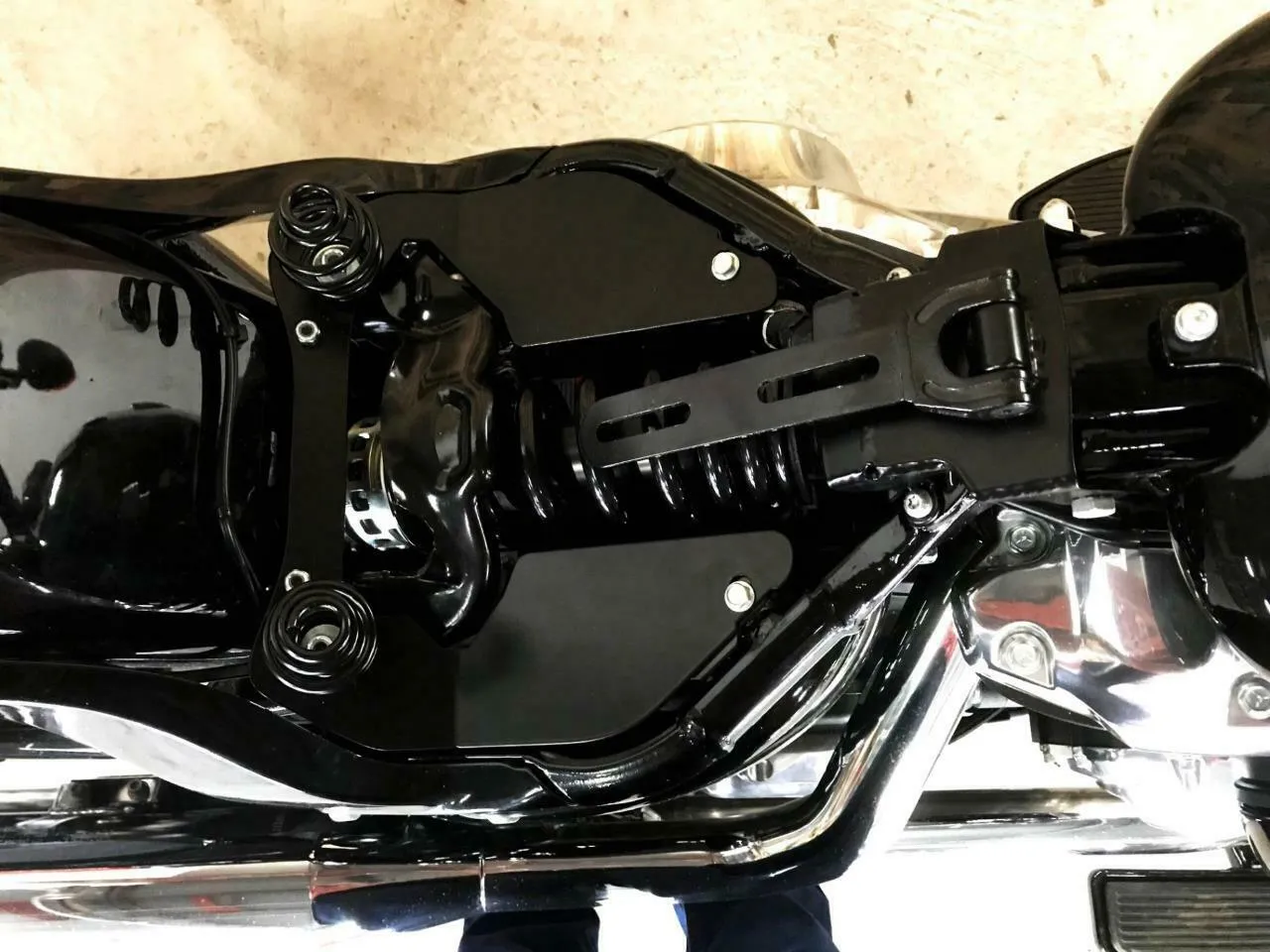 2018-2025 Harley Softail 11x16" Black Spring Seat P-Pad Conversion Mounting Kit bc