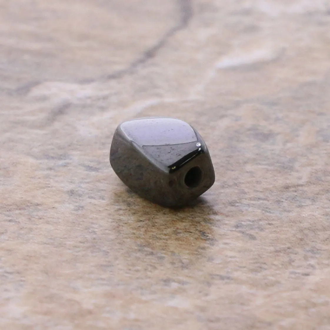 4X7mm Hp Magnetic Hematite Twist HPM18