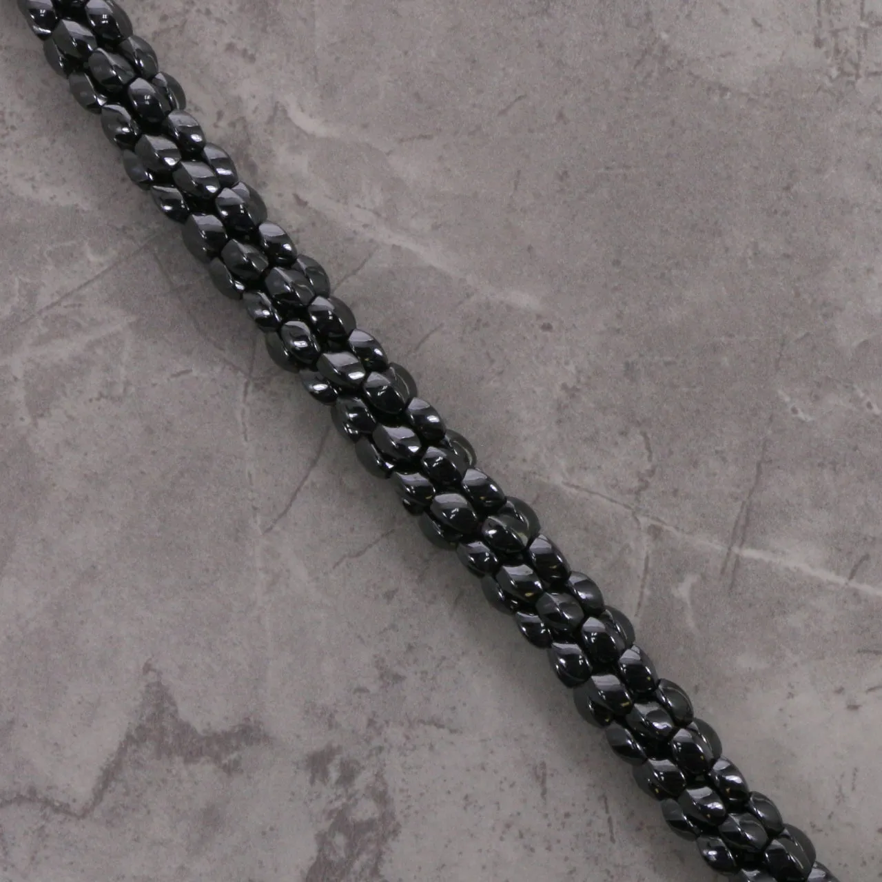 5X8mm Magnetic Hematite Twist Mh65
