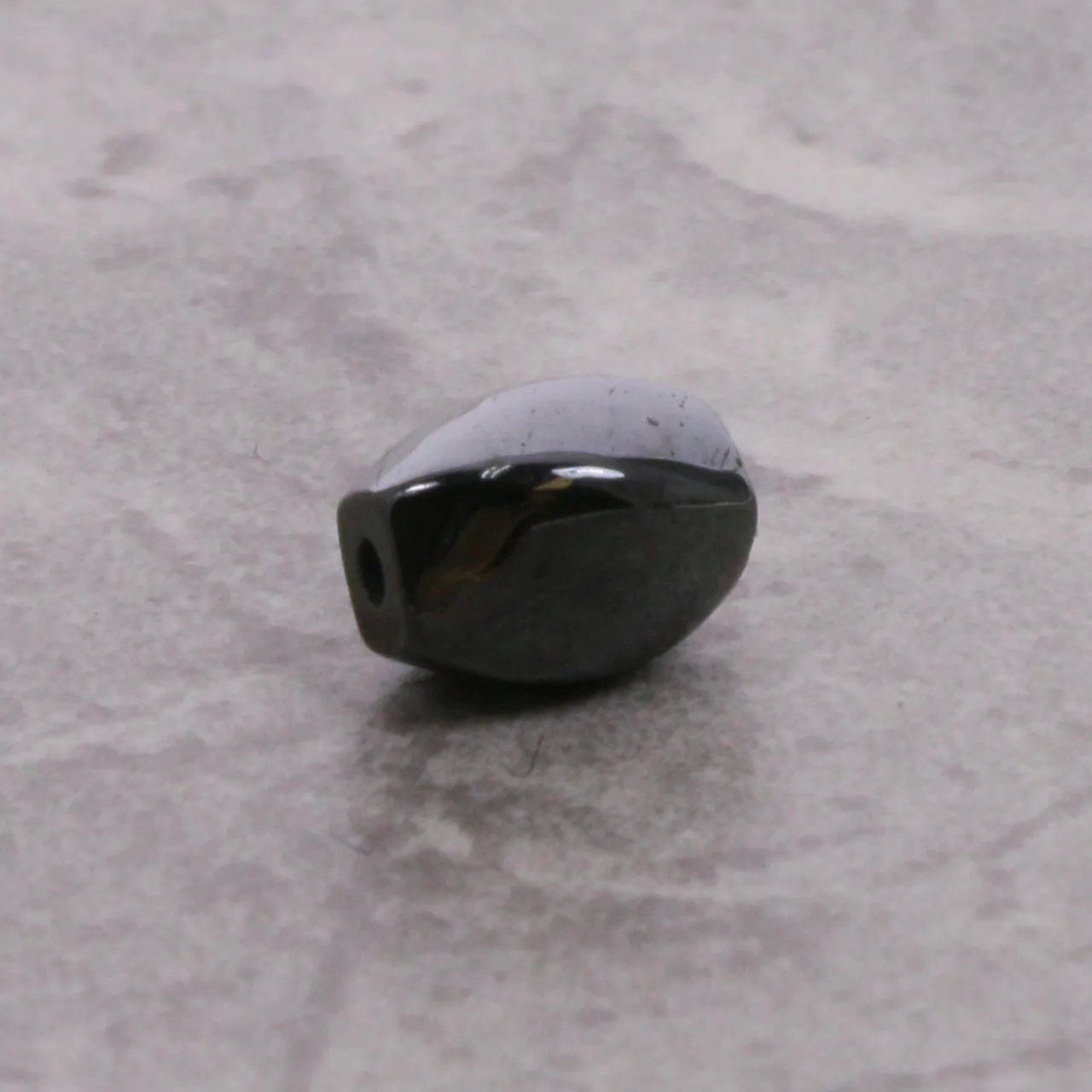 5X8mm Magnetic Hematite Twist Mh65