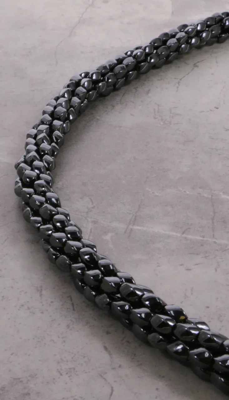5X8mm Magnetic Hematite Twist Mh65