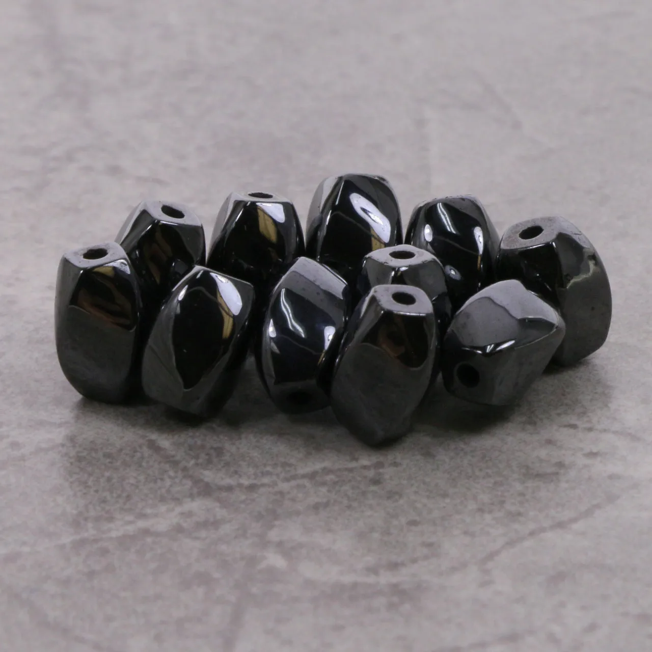5X8mm Magnetic Hematite Twist Mh65