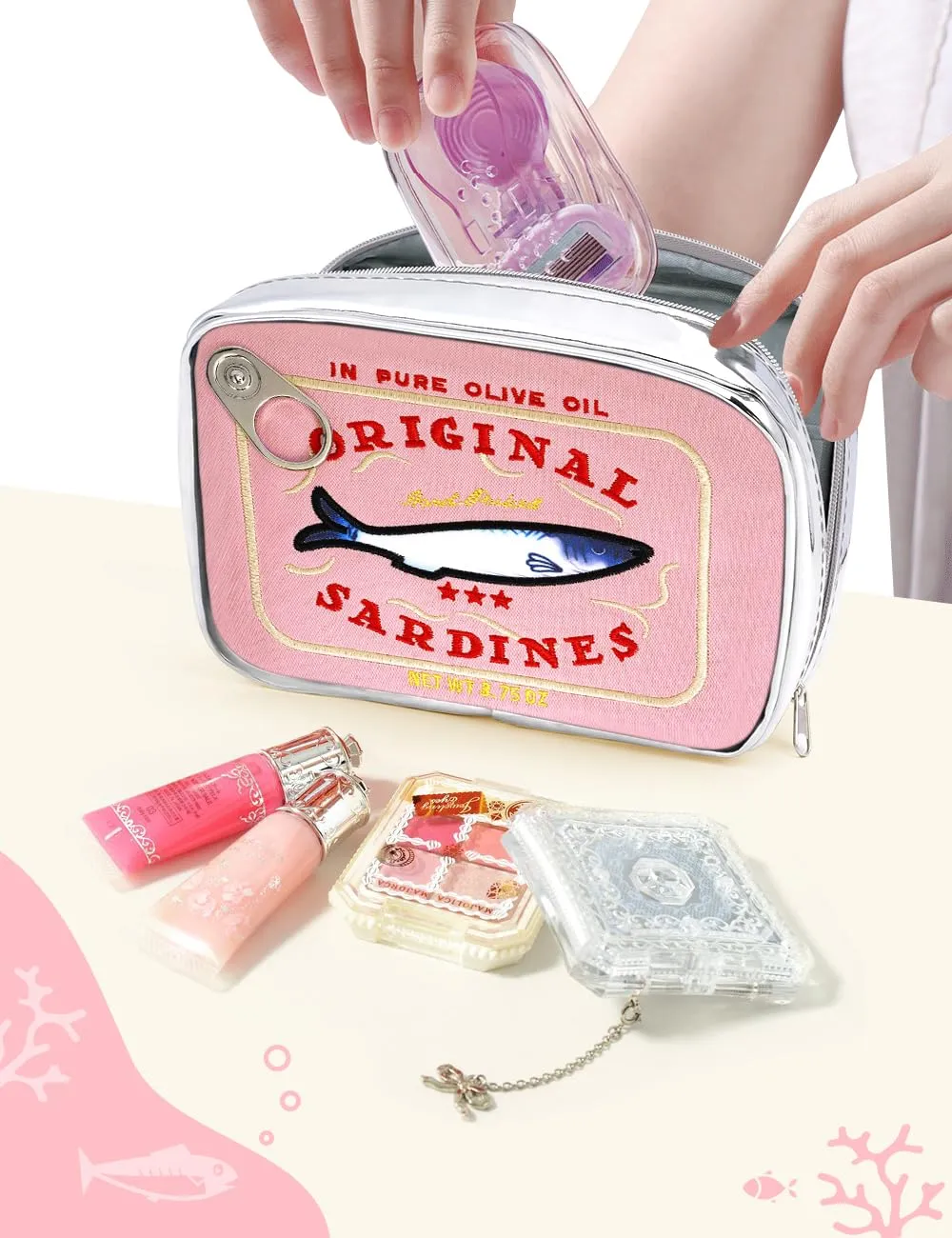 Cessfle Canned Sardines Makeup Bag, Funny Sardine Tin Fish Cosmetic Bag, Creative Cute Makeup Bag Kawaii Pencil Case Pouch, Coquette Make up Pouch for Women