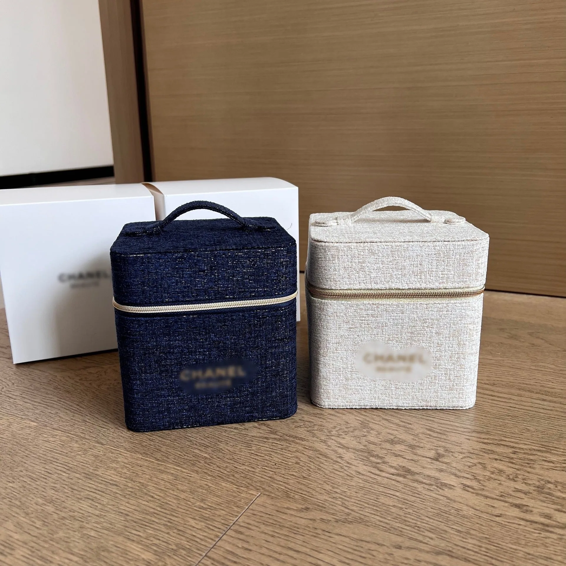 Counter Christmas Limited Gift Blue Platinum Cosmetic Bags