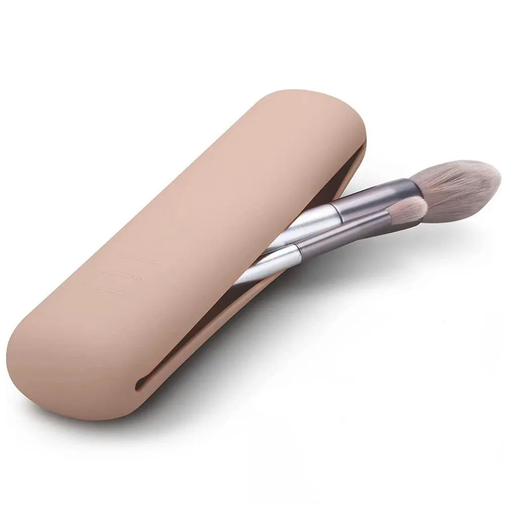 “Effortless Makeup Application: The Hypoallergenic Silicone Makeup Brush Case for Clean, Organized, and Hassle-Free Beauty Routine”