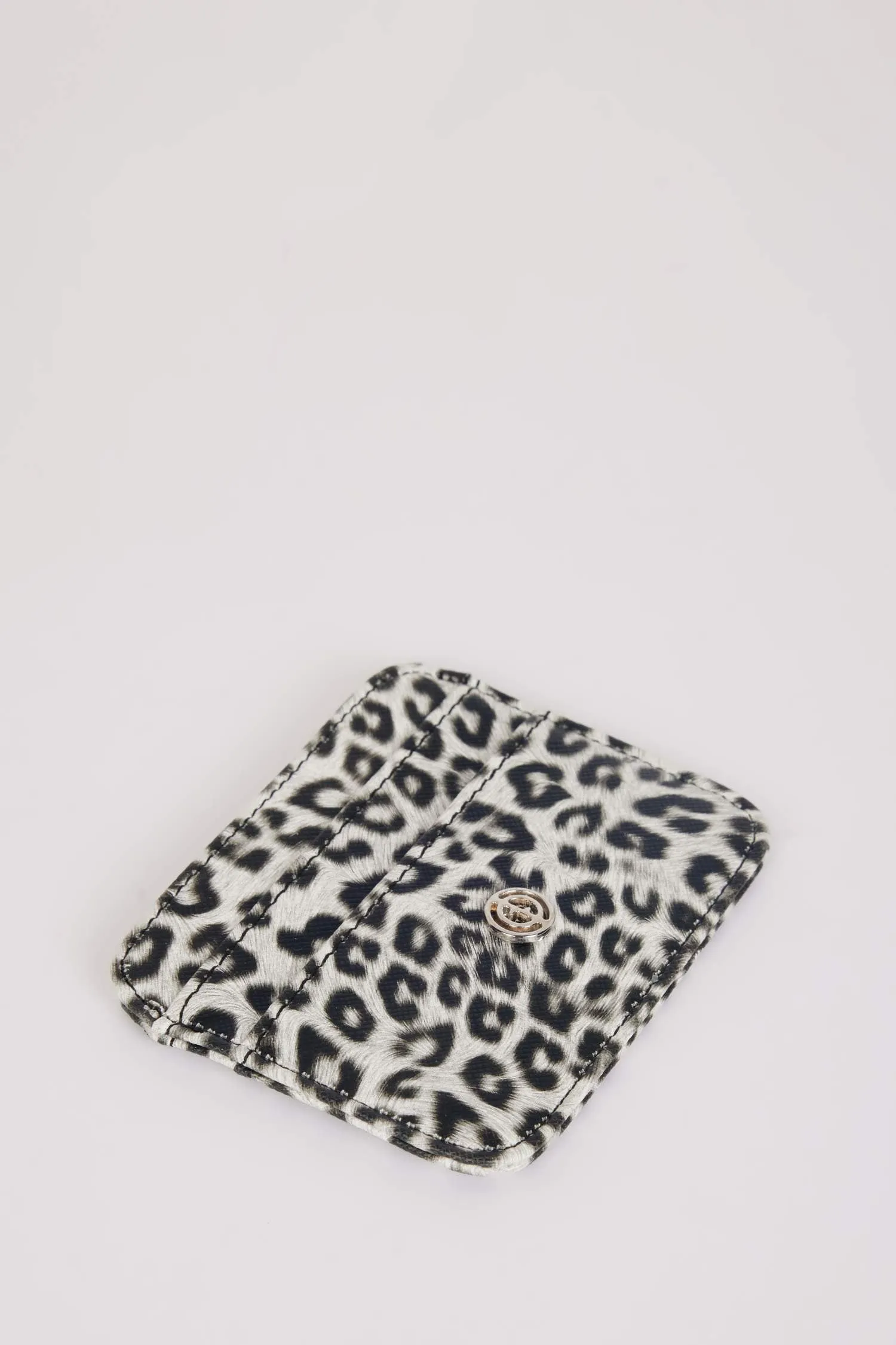Female Leopard Patterned Faux Leather Card Holder
