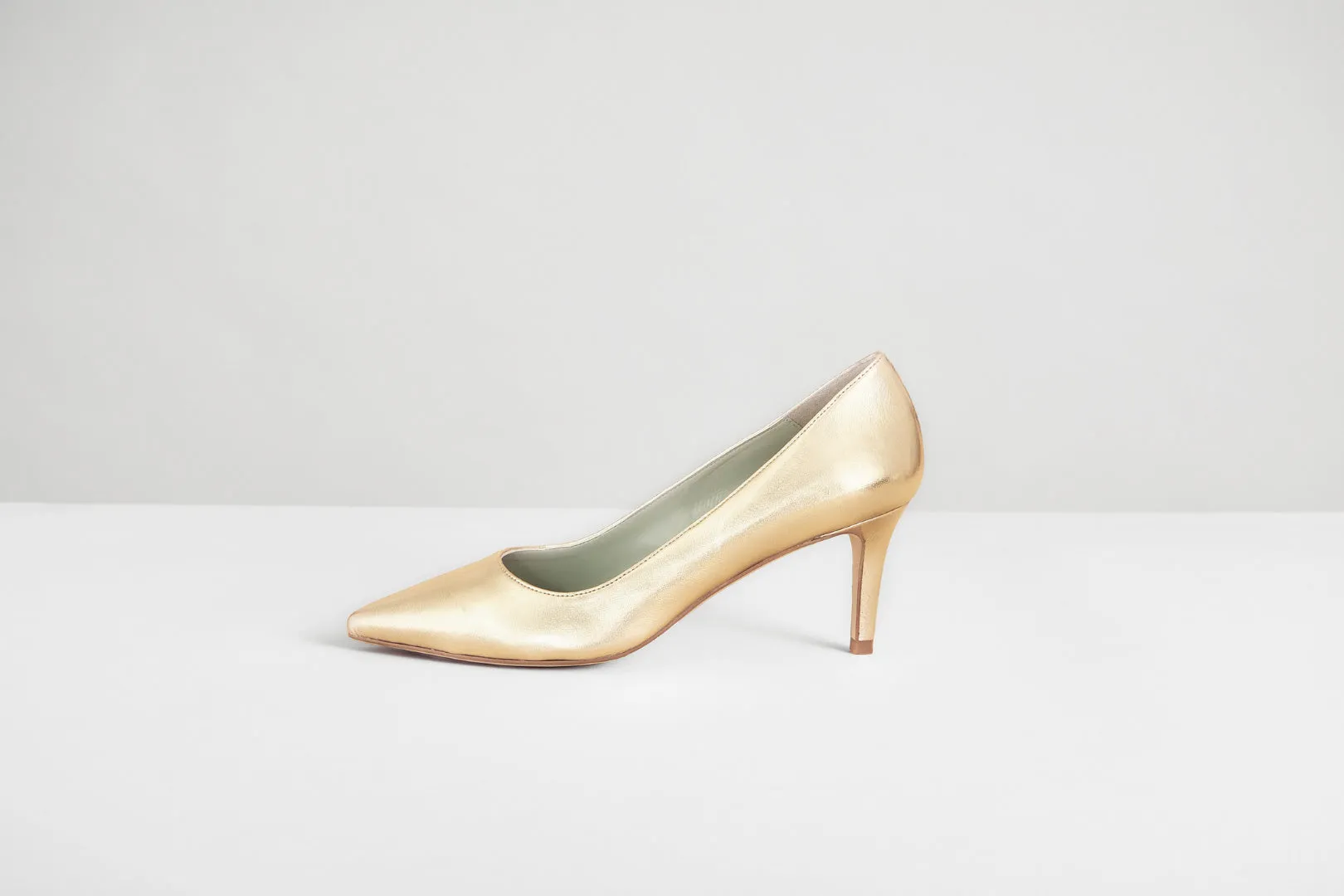 Gold Pumps