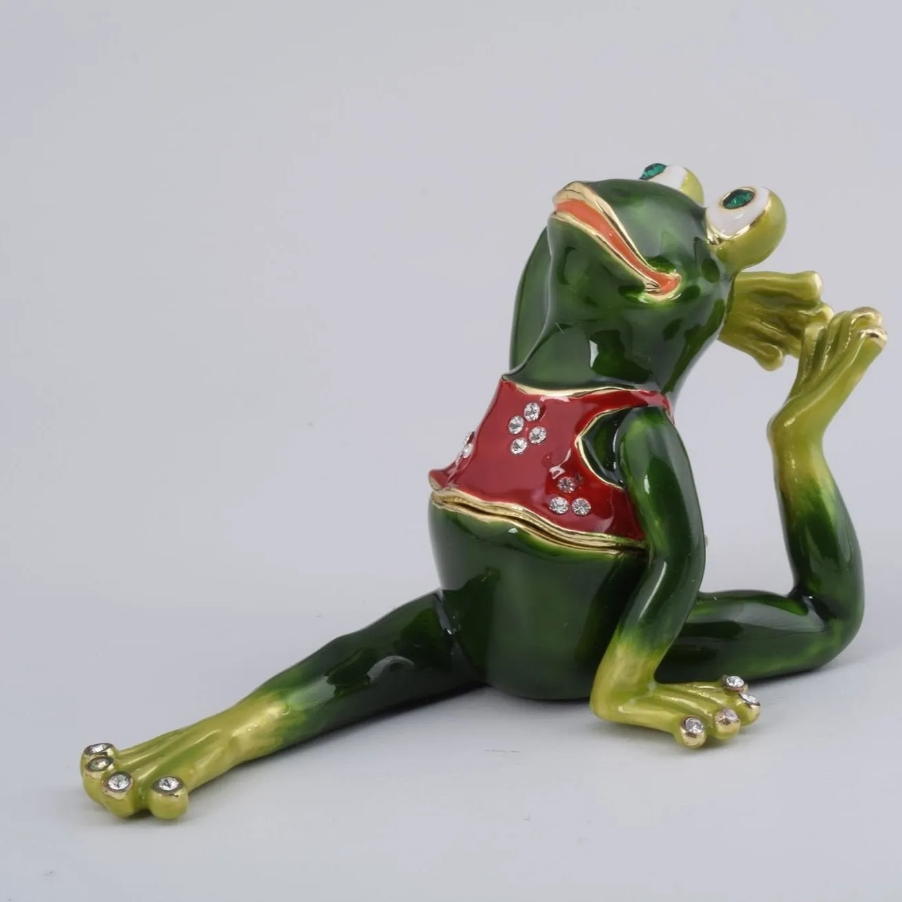Gymnastic Frog with a Red Shirt