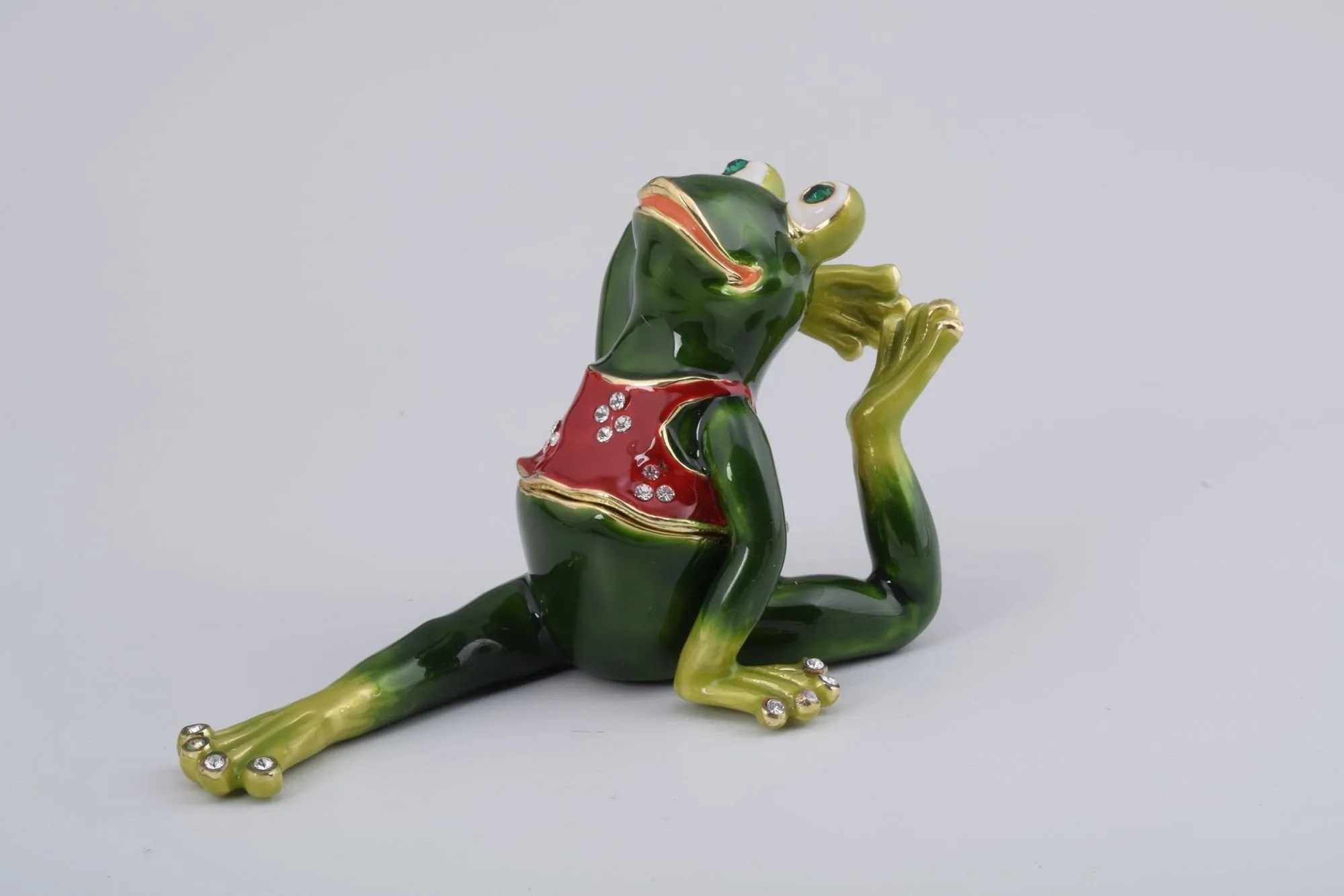 Gymnastic Frog with a Red Shirt