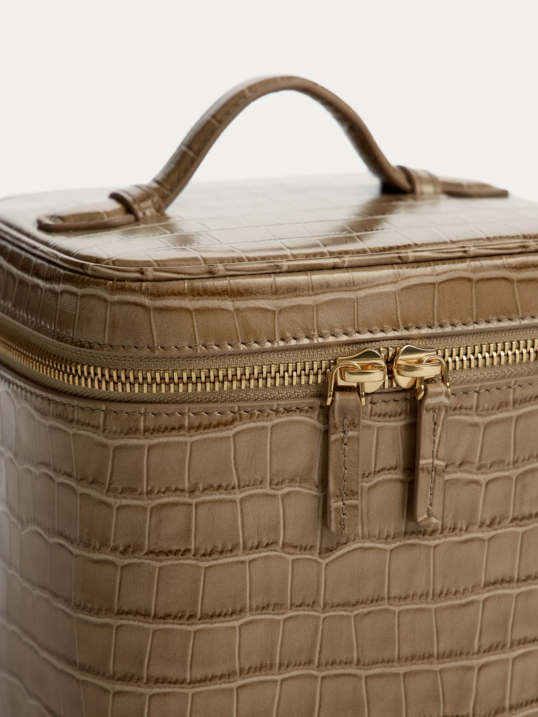 Leather cosmetics case
