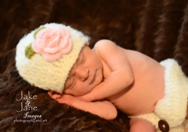 London hat and diaper cover set