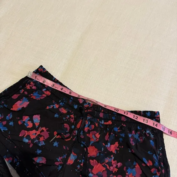 Lululemon Make A Move Short (Dandy Digie Multi) SIZE 8