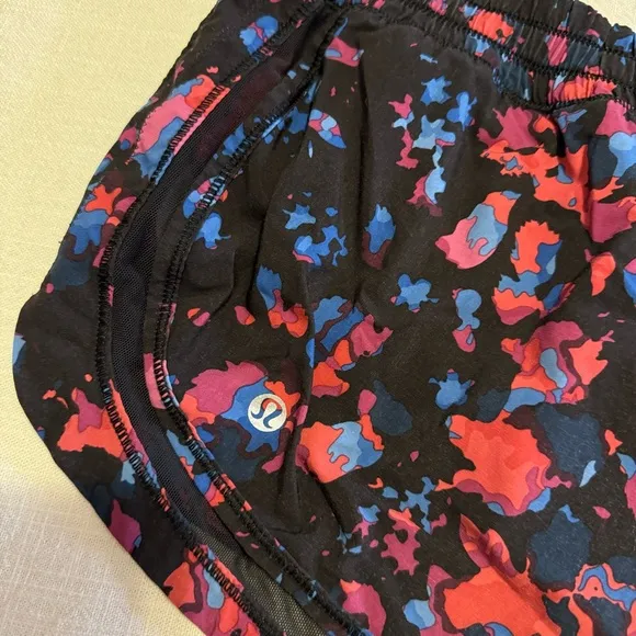 Lululemon Make A Move Short (Dandy Digie Multi) SIZE 8