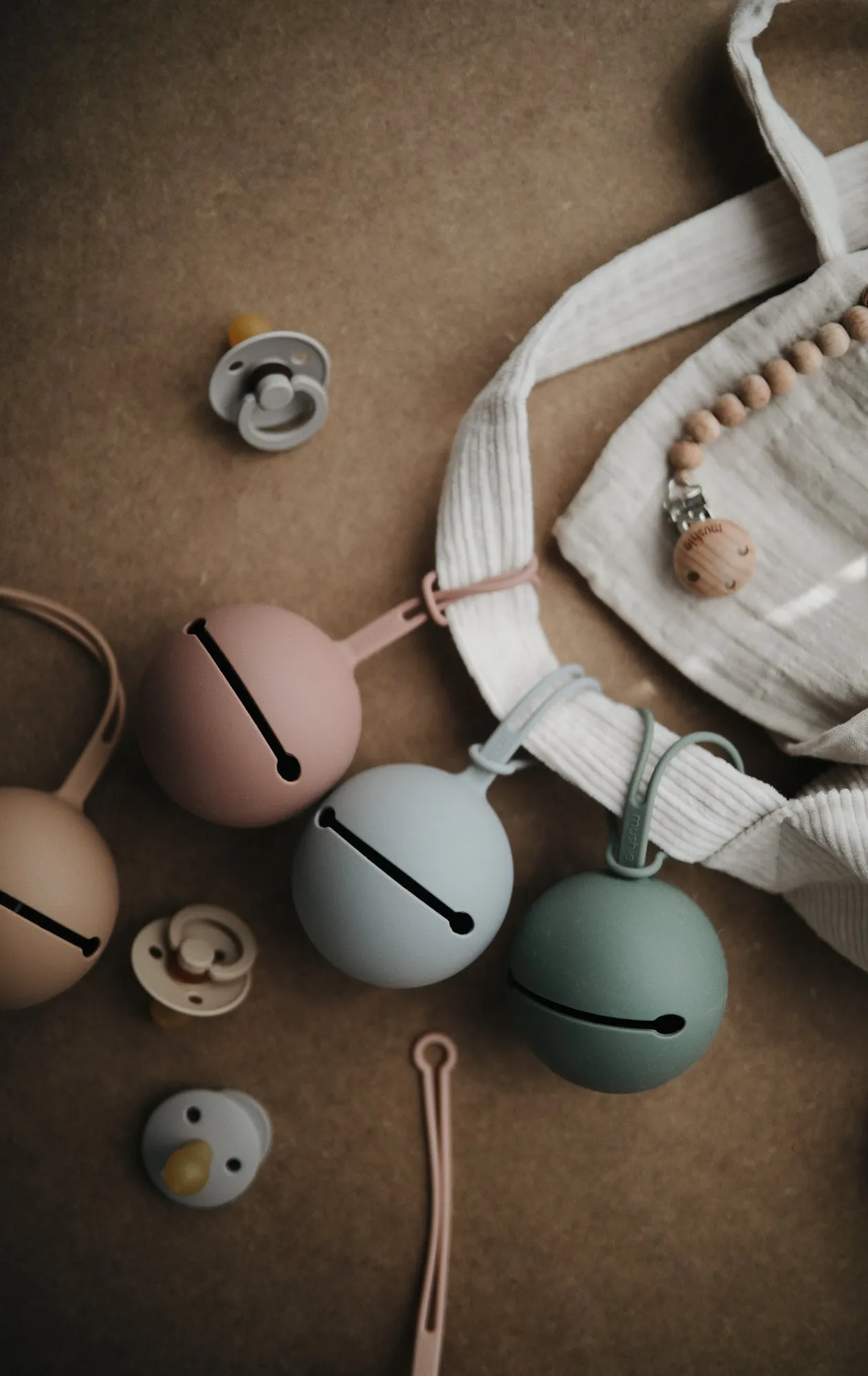 Mushie Pacifier Case (Dried Thyme)