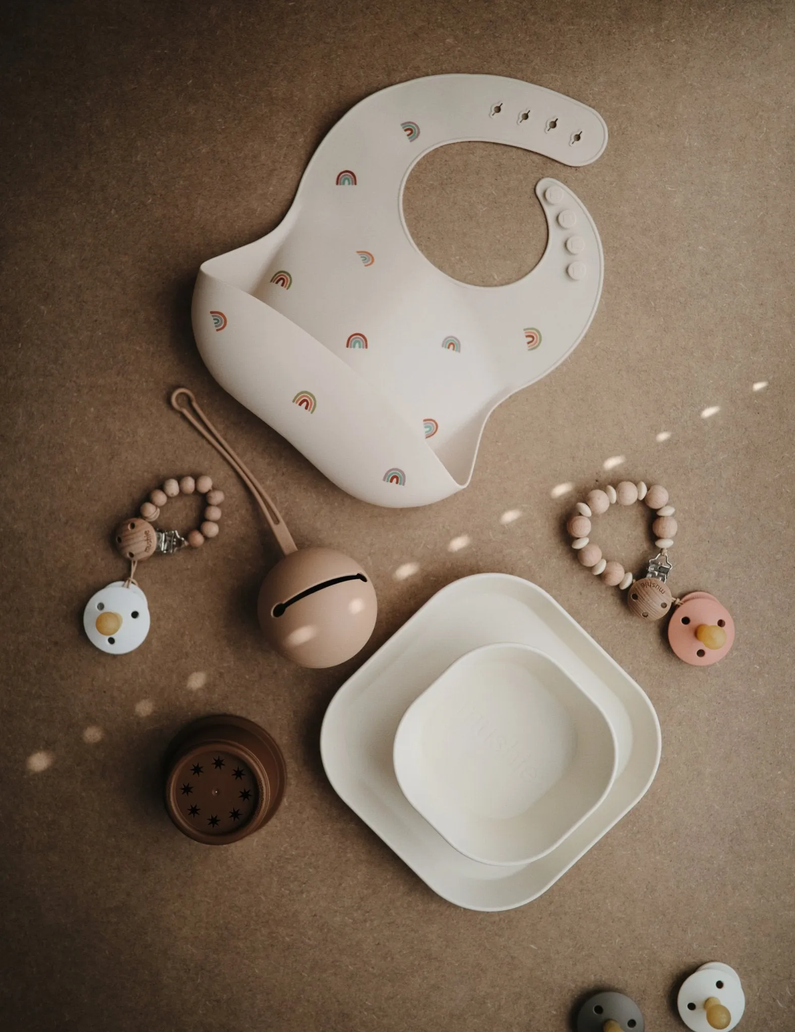Mushie Pacifier Case (Pale Taupe)