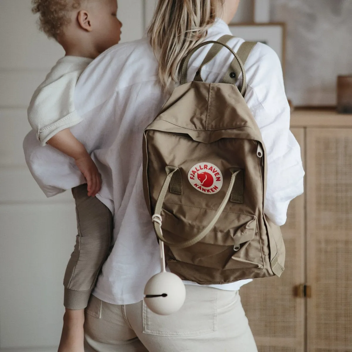 MUSHIE PACIFIER CASE SHIFTING SAND