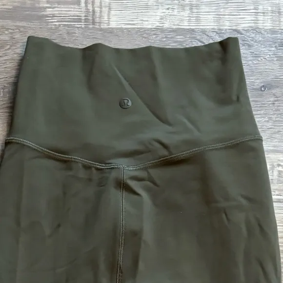 NWT Lululemon Nulu Slim Fit HR Skirt Sz. 2 Army Green