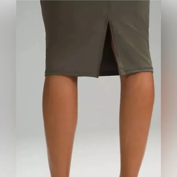 NWT Lululemon Nulu Slim Fit HR Skirt Sz. 2 Army Green