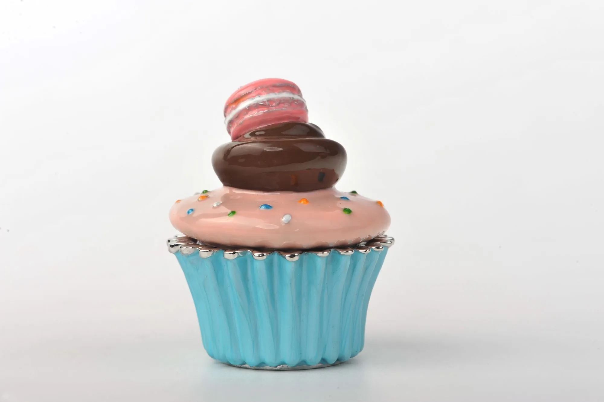 Pink and Blue Macaroon Cupcake