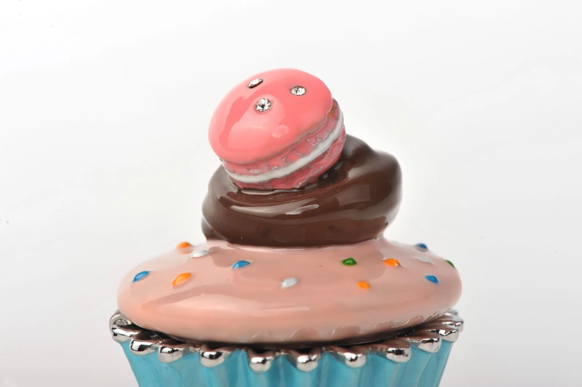 Pink and Blue Macaroon Cupcake