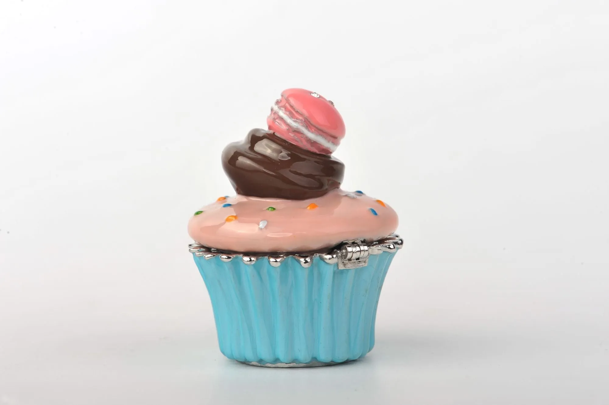 Pink and Blue Macaroon Cupcake