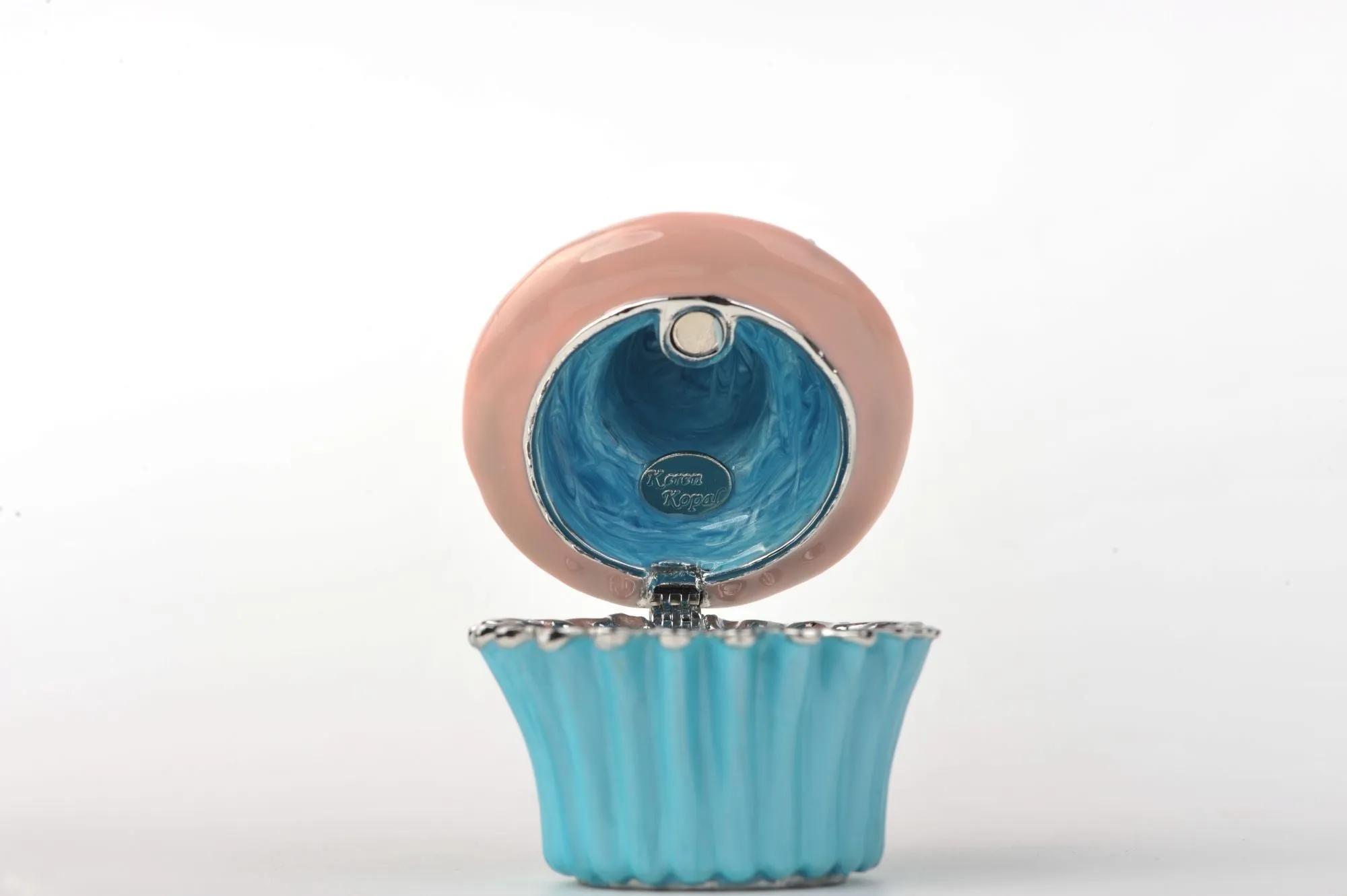 Pink and Blue Macaroon Cupcake