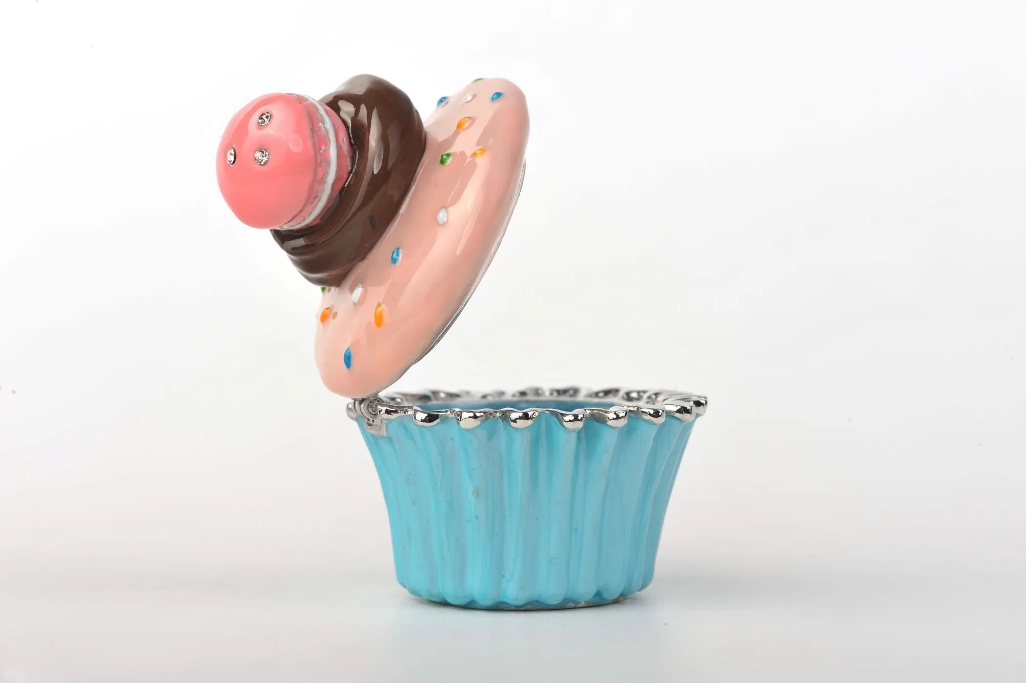 Pink and Blue Macaroon Cupcake