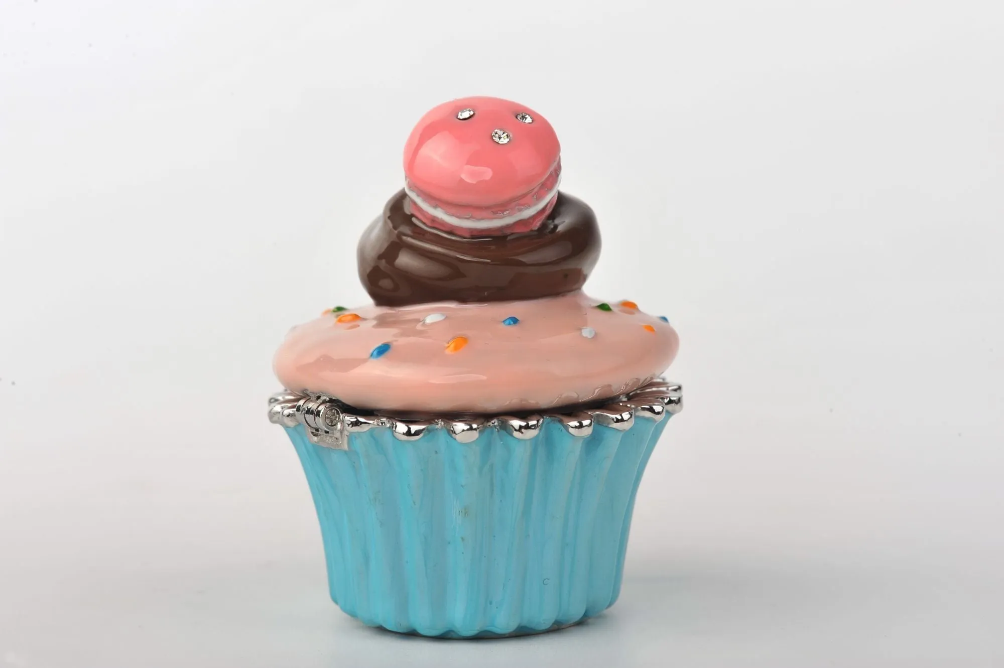Pink and Blue Macaroon Cupcake