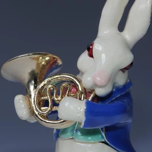 Rabbit playing the Horn