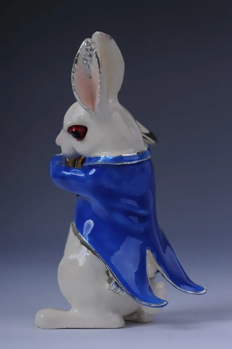 Rabbit playing the Horn